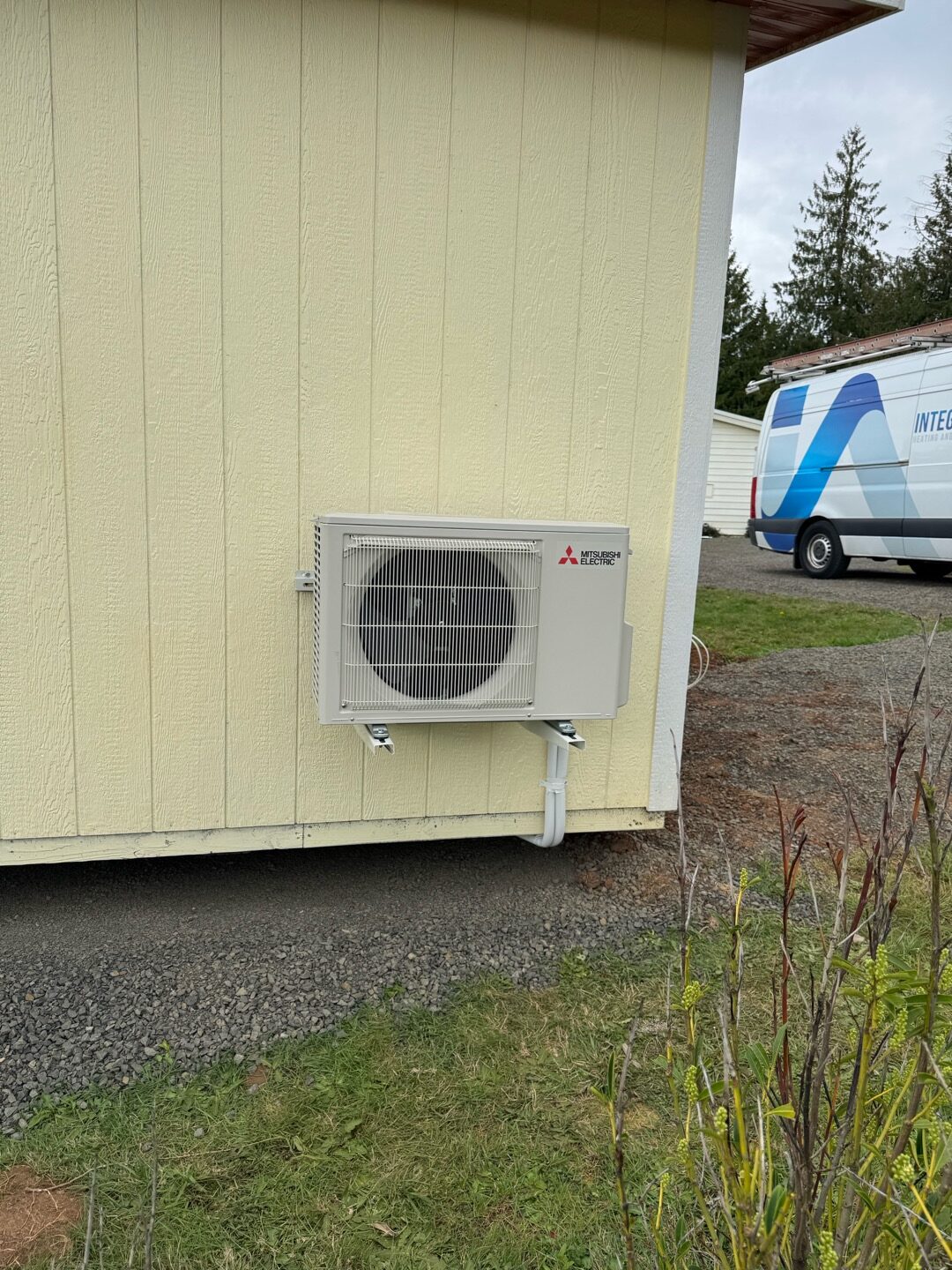 Digital thermostat for a Portland air conditioner